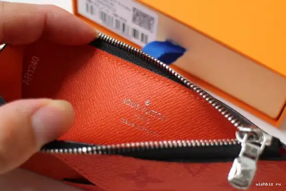 WIS COIN HOLDER LOUIS VUITTON CARD 0528